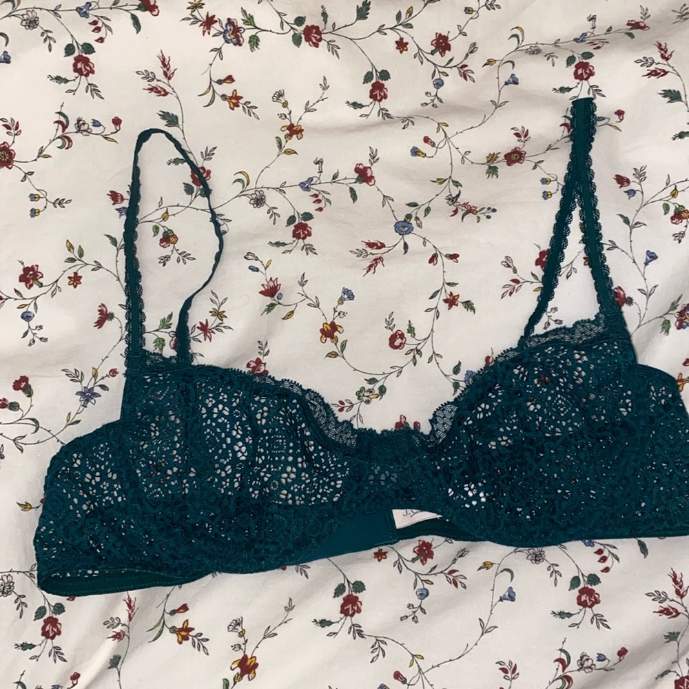 Green lace balconnette bra